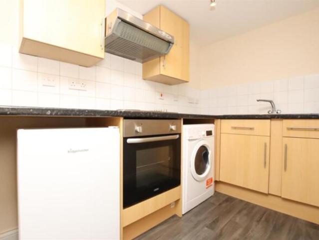 Flat for rent in St Albans, Five Acres
