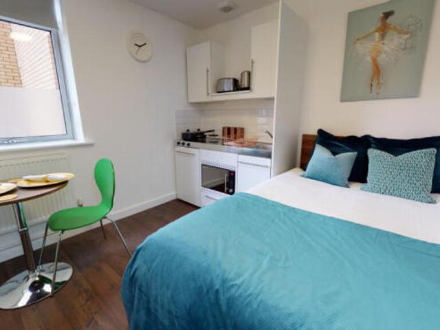 Studio for rent in Five Acres, Hertfordshire