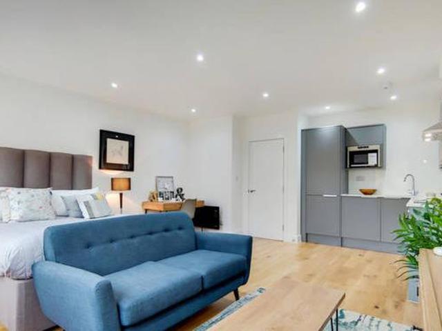 House for rent in Surrey