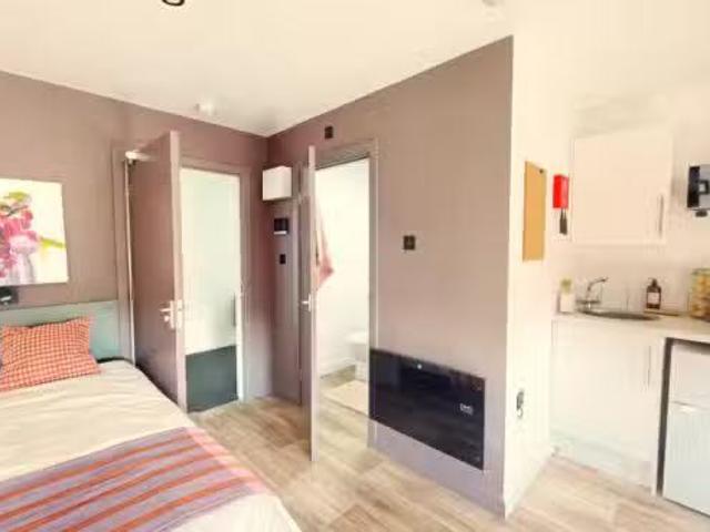 House for rent in Lifford, Birmingham