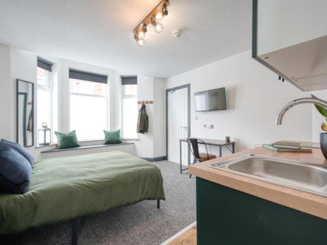 Studio for rent in East Midlands