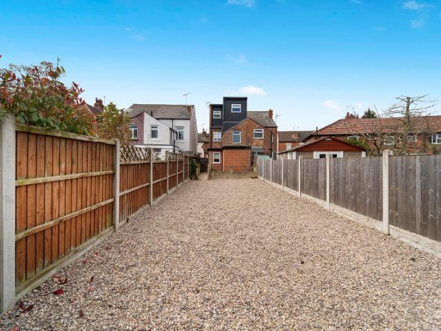 Studio for rent in East Midlands
