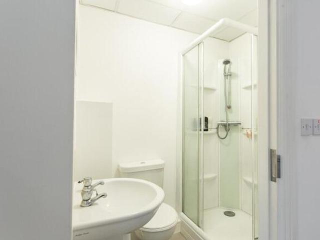 Studio for rent in Arundel, Clapham