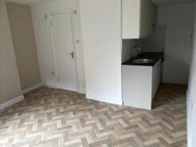 Studio for rent in Spring Park, Luton