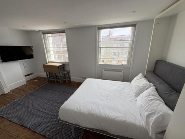 Studio for rent in Gloucester, Gloucestershire