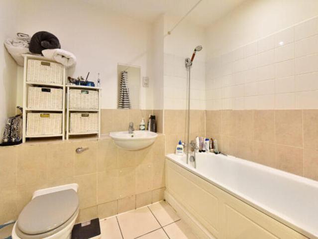 Studio for rent in Cat Hill