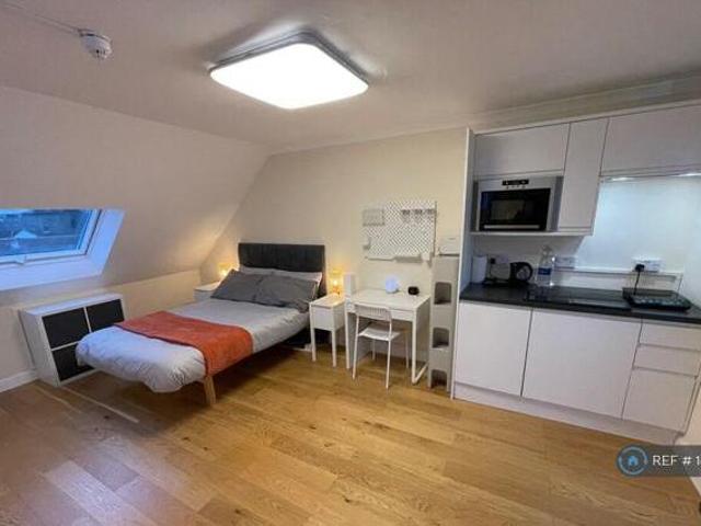 House for rent in Sutton Green, Woking