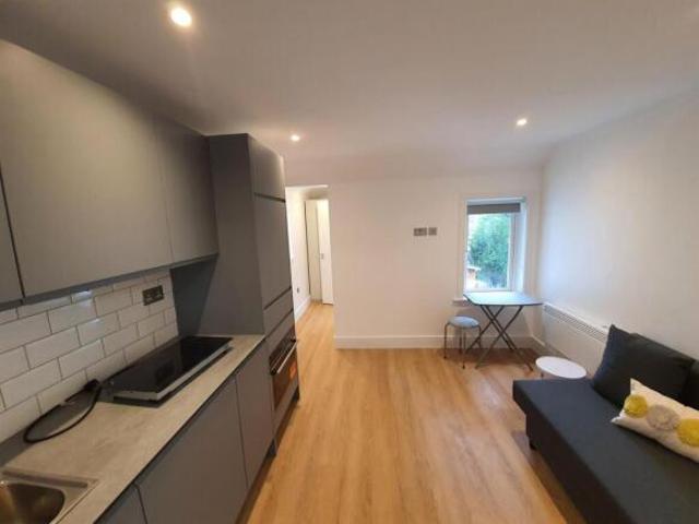 Studio for rent in Cat Hill