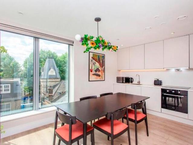 Studio for rent in Cat Hill