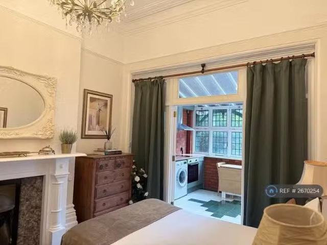 House for rent in Upperton, Eastbourne