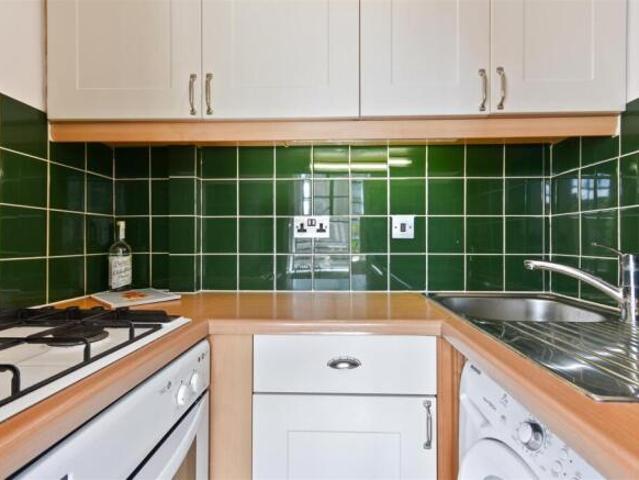 Studio for rent in Cat Hill