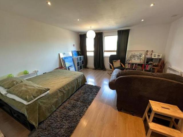 Studio for rent in Key Street, Suffolk