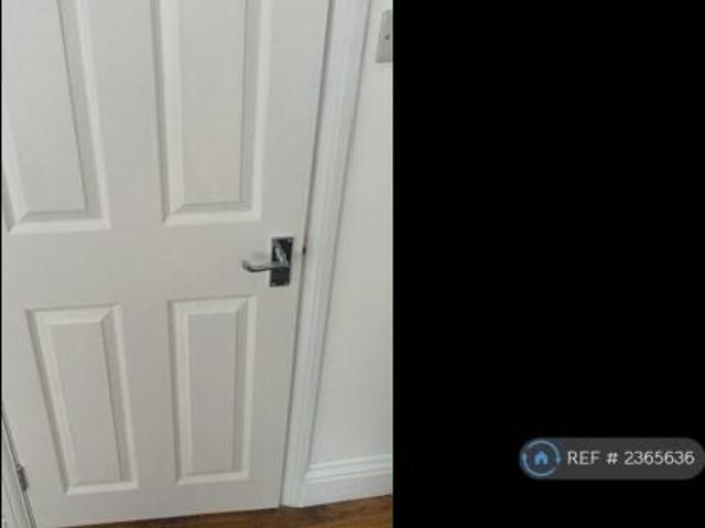 Studio for rent in Cat Hill