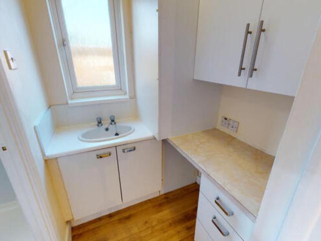 Studio for rent in Ewens Farm, Golden Valley