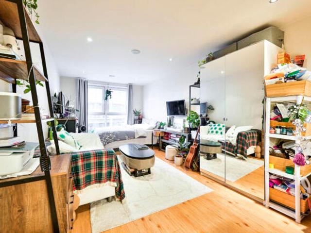 Studio for rent in Imperial Wharf, Greater London