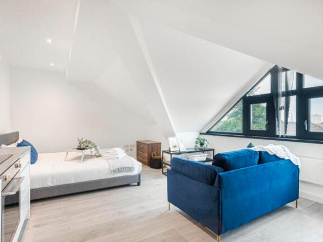 Studio for rent in Brentford, Greater London