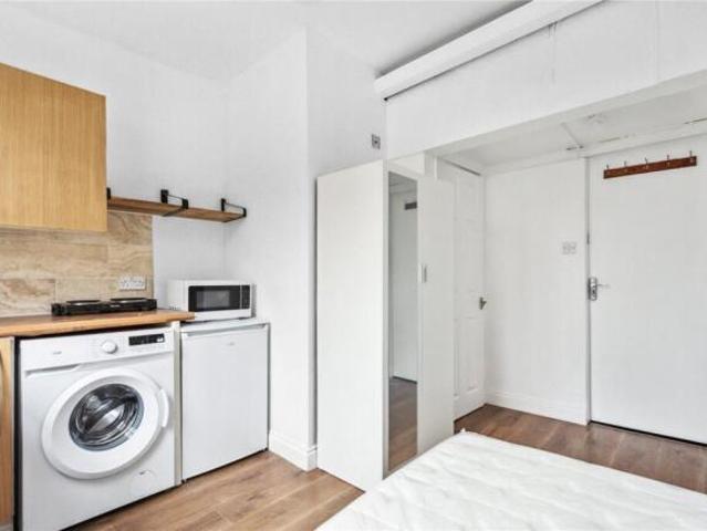 Studio for rent in Upper Clapton, Greater London