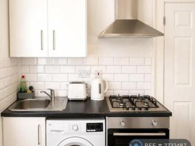 Studio for rent in Cat Hill