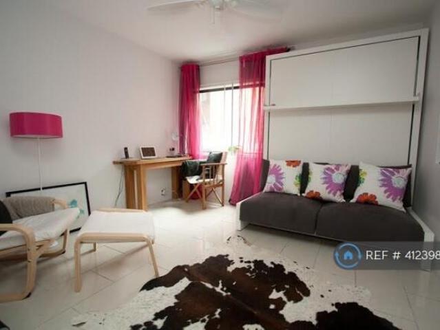 Studio for rent in Cat Hill