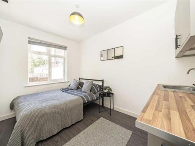 Studio for rent in London Borough of Lambeth, Greater London