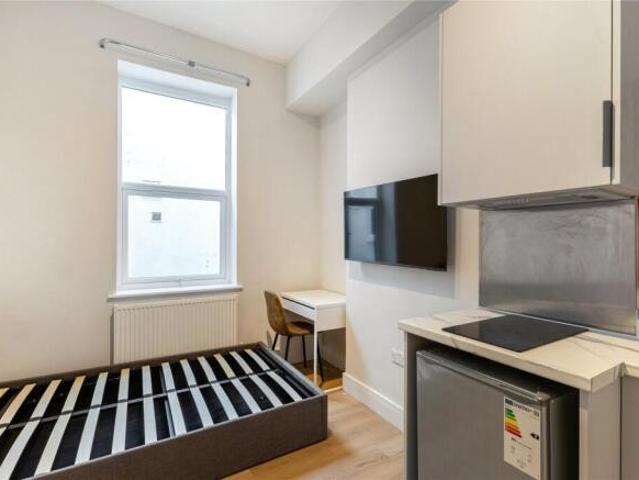 Flat for rent in Uxbridge, Greater London