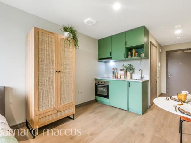 Flat for rent in London Borough of Hounslow, Feltham