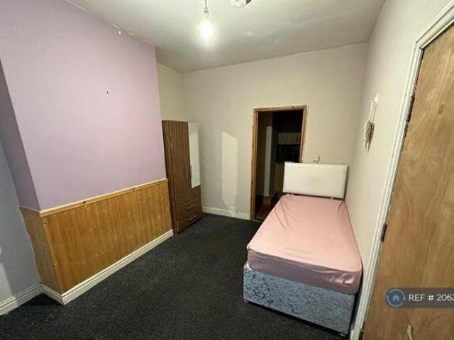 House for rent in Belle Isle, West Yorkshire