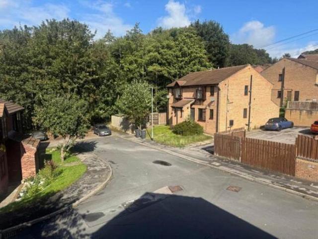 Studio for rent in Cookridge, West Yorkshire