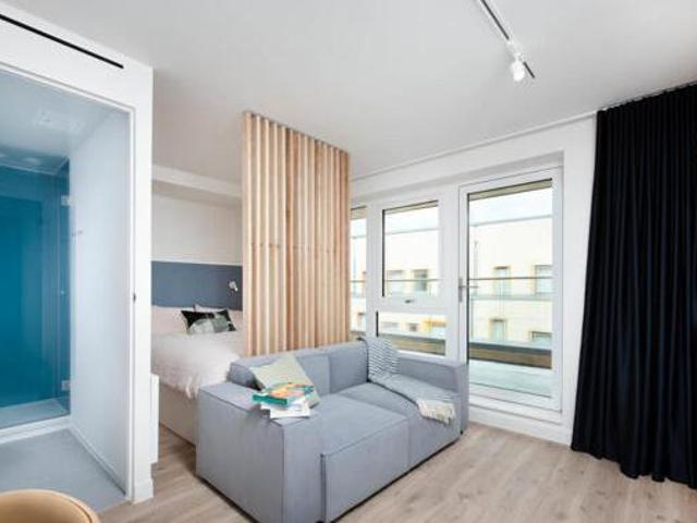 House for rent in Surrey, England
