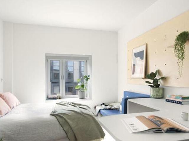 House for rent in Surrey, England