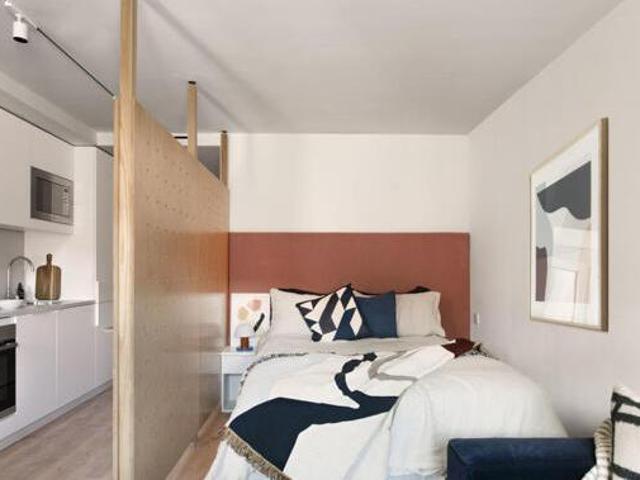 House for rent in Surrey, England