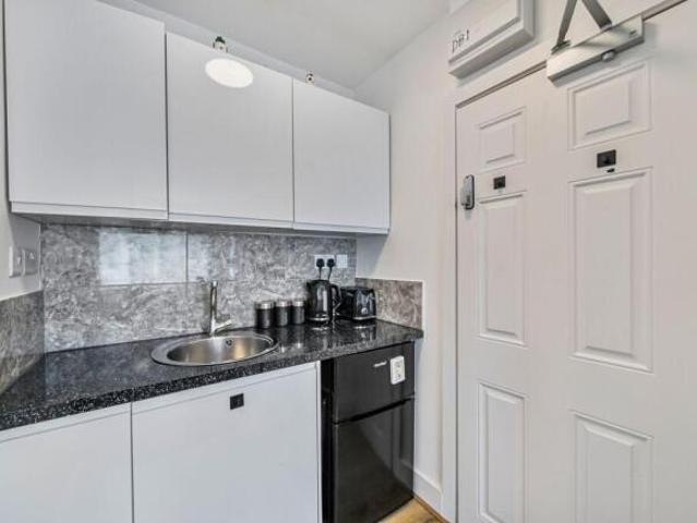 Studio for rent in Cat Hill