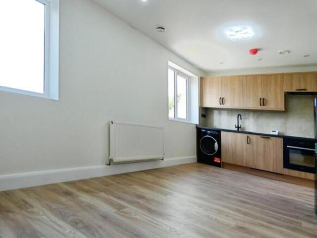 Studio for rent in Carshalton, Greater London
