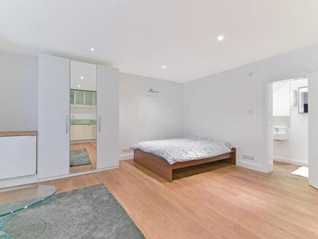 Studio for rent in Cat Hill