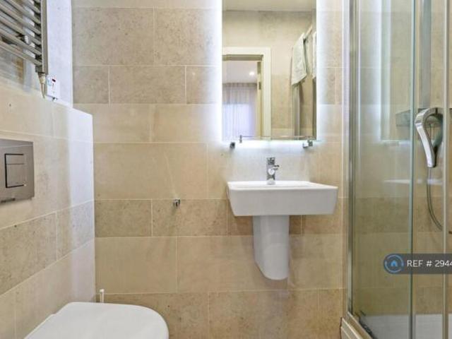 Studio for rent in Cat Hill