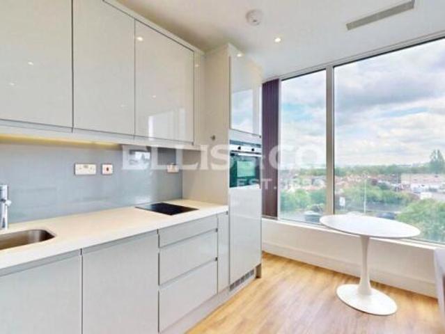 Studio for rent in Cat Hill, England