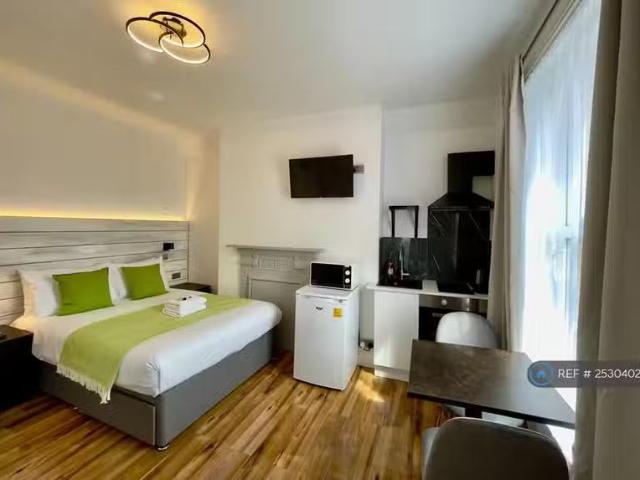 House for rent in Littlecote, West Sussex