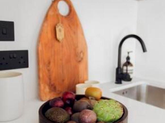 Studio for rent in Cat Hill, England