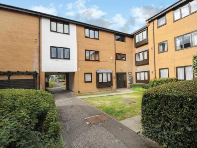 Flat for rent in Chiswick, Greater London