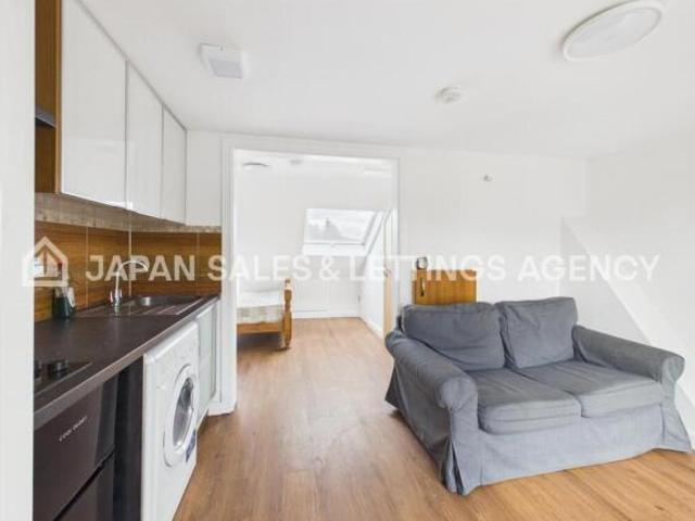 Flat for rent in Acton, Greater London