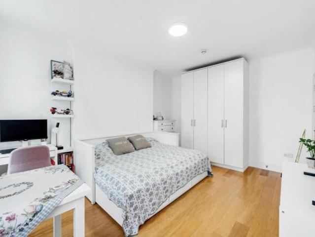 Flat for rent in Ealing, Greater London
