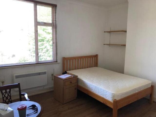 Flat for rent in Ealing, Greater London