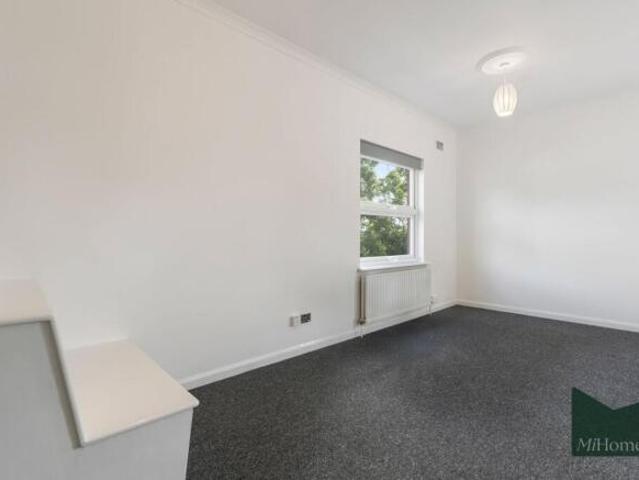 Flat for rent in Cat Hill