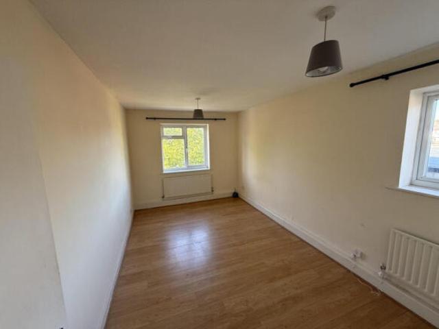 Studio for rent in Guildford, Surrey