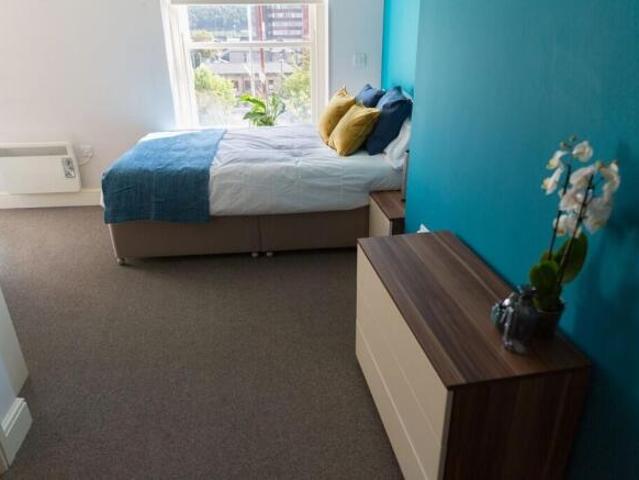 Studio for rent in Huddersfield, West Yorkshire