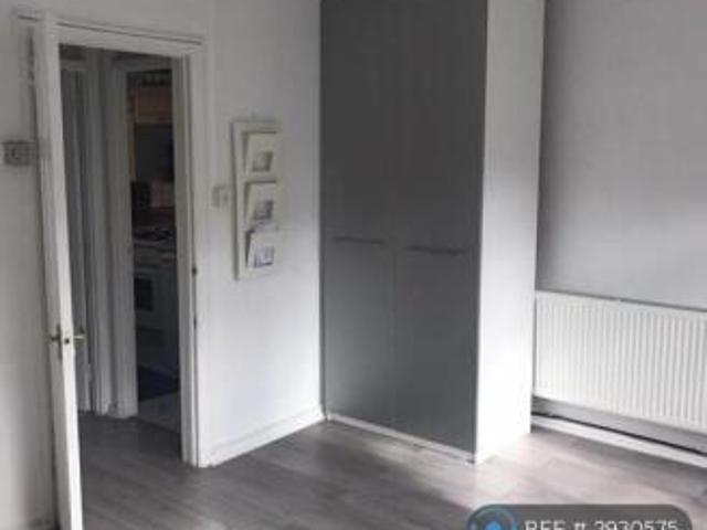 Studio for rent in Cat Hill