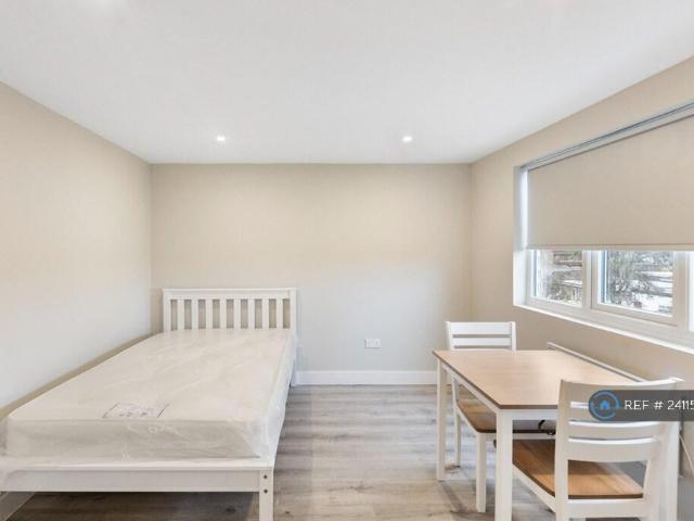 Studio for rent in Hayes