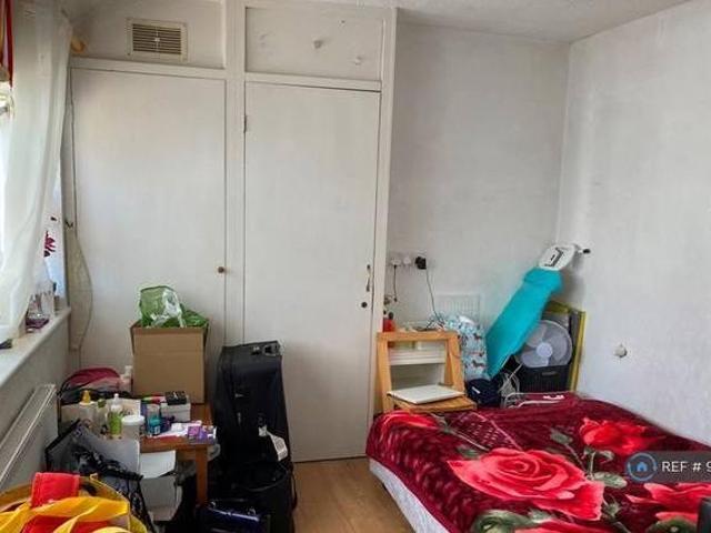 House for rent in Surrey, England