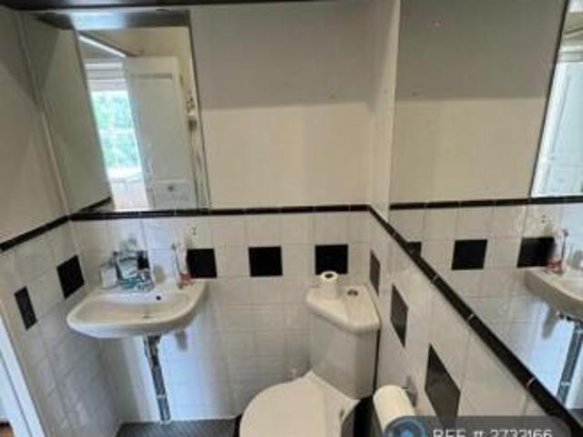 Studio for rent in Westborough, Surrey