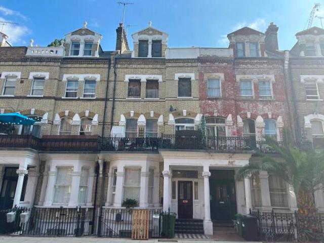 Flat for sale in Cat Hill